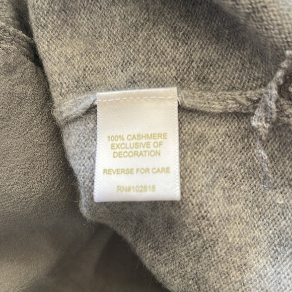 Garnet Hill Women’s Soft Gray Cashmere Sweater Lace Accent around Hem Large - Picture 12 of 14